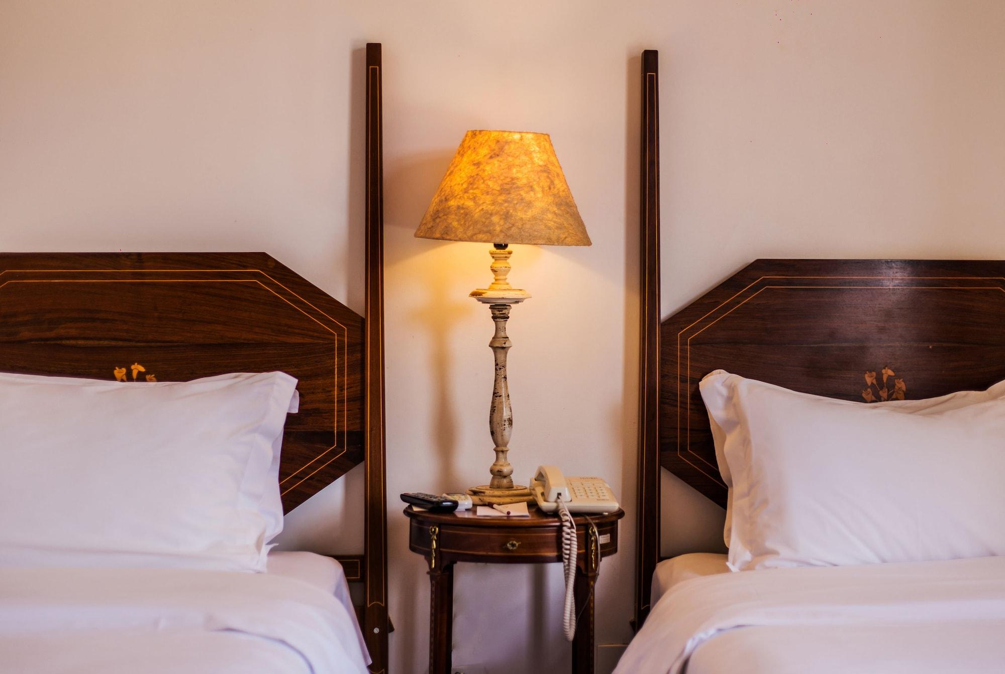 Hotel Solar Do Rosario Оро Прето Екстериор снимка A lamp on a bedside table